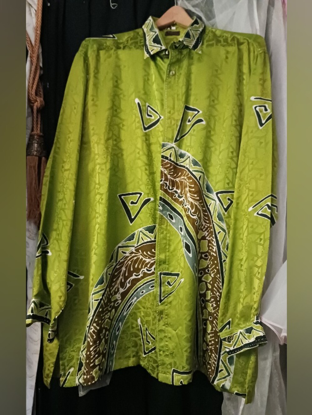 Beverly Hills Polo Club Lime Green Patterned Button-Down Silk Shirt